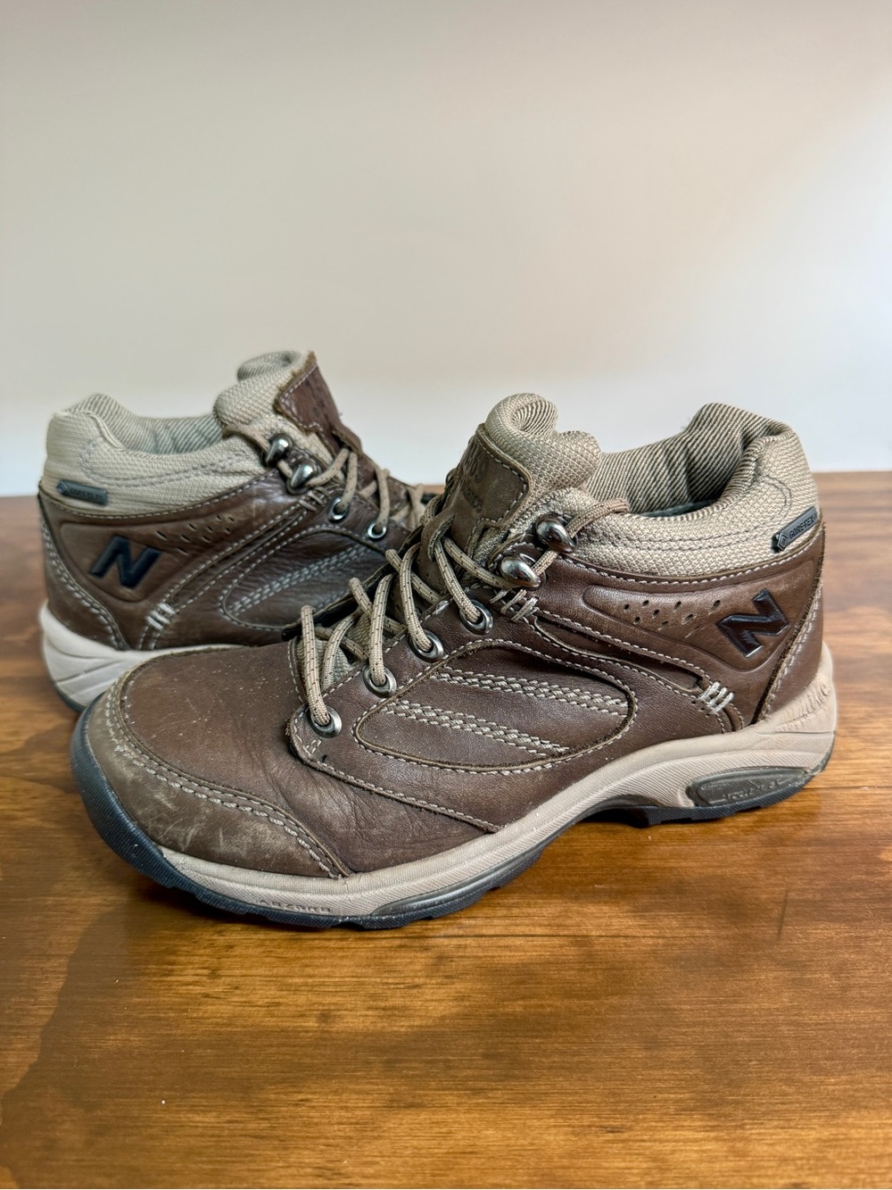 Women’s 7.5 New Balance GORETEX Hiking Shoes,  Brown Waterproof